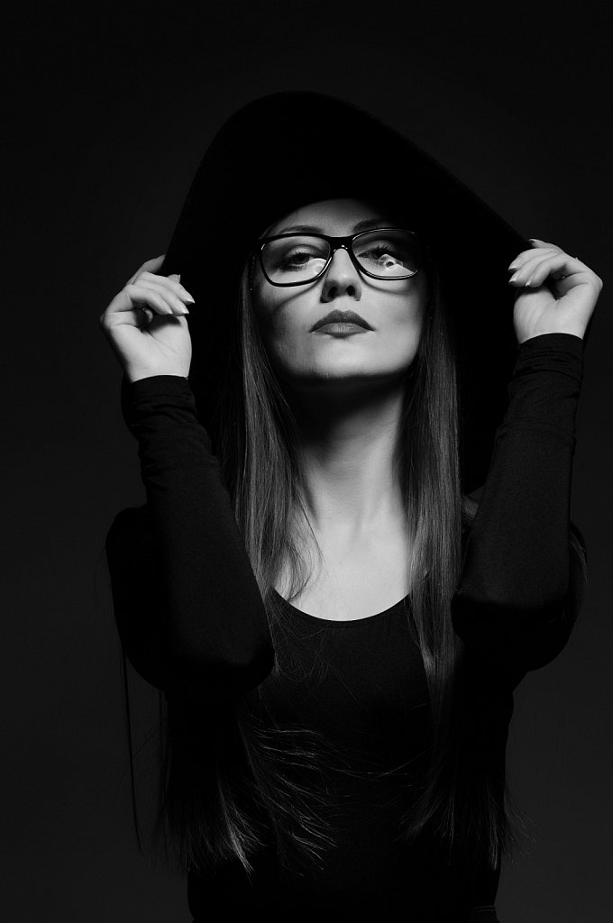 SYA-0903-bw.jpg